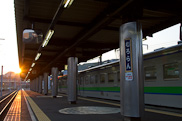 室蘭駅で日の出を拝みます。